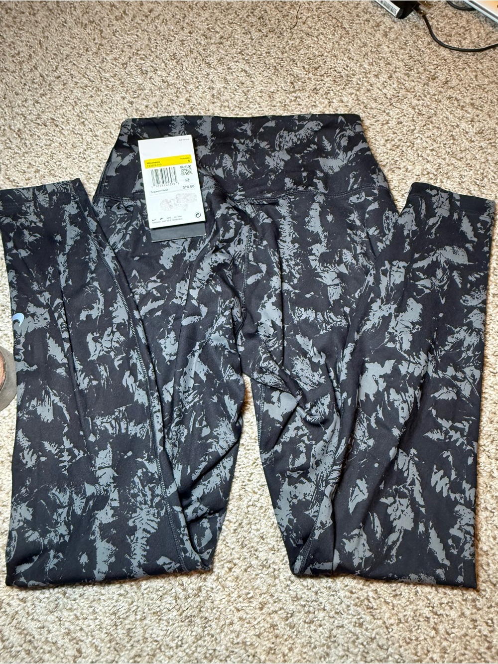 Nike Black & Gray Patterned Women's Leggings